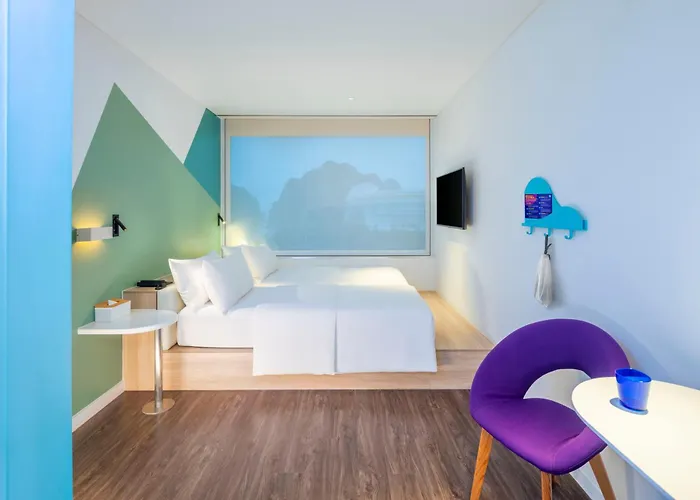 Tru By Hilton Hon Gai Centre Khách sạn 4*