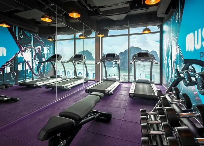 Khách sạn Tru By Hilton Hon Gai Centre Hạ Long